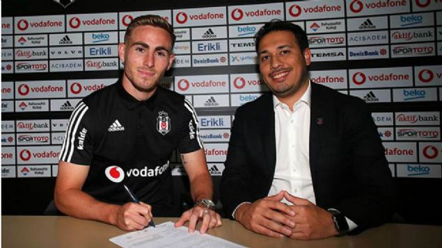 Tyler Boyd - Beikta<br><br>  Beikta, geen sezonun yarsn MKE Ankaragc`nde geiren ABD`li forvet Tyler Boyd`u transfer etti. Siyah beyazl kulp, resmi internet sitesinden yapt aklamada bonservisi Vitoria Guimaraes`te bulunan ABD`li oyuncu ile 4 yllk szleme imzalandn belirtti. Geen sezonun devre arasnda Portekiz ekibinden Ankaragc`ne kiralk olarak katlan Tyler Boyd, Spor Toto Sper Lig`de kt 16 mata 6 gol ve 4 asistlik performansyla ne kmay baarmt.    