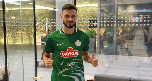Amedej Vetrih - aykur Rizespor<br><br>  aykur Rizespor, Slovenya ekibi NK Domzale formas giyen 28 yandaki orta saha oyuncusu Amedej Vetrih`i 2+1 yllna kadrosuna kattn aklad.    