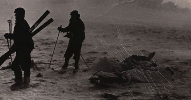 1990 ylnda bir gazeteye rportaj veren Dyatlov Geidi olaynn ba mfettii Lev vanov, O zamanlar phe duyduum bu parlak uan krelerin, grubun lmyle dorudan bir balant olduunu artk neredeyse eminim.' dedi.     