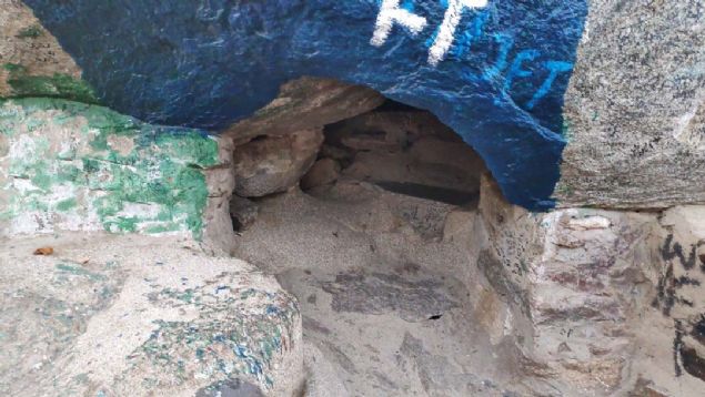 - Sevr Da�� ve ma�aras�  <br><br>  Hazreti Muhammed, Mekke'deki m��riklerin bask�lar� �zerine bir k�sm� Medine'ye g�� eden sahabenin ard�ndan hicret etme karar� ald�. 