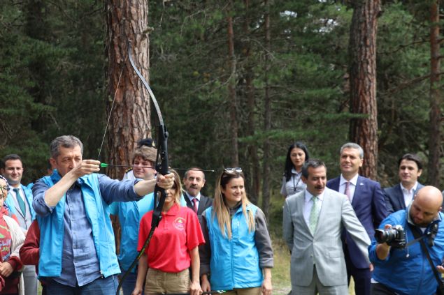 'Hangi dala ilginiz, yeteneiniz varsa muhakkak derinlein. nemli olan belirlenen hedefte kuyu kazmaktr, kuyu kazarsanz suyu bulursunuz.'  