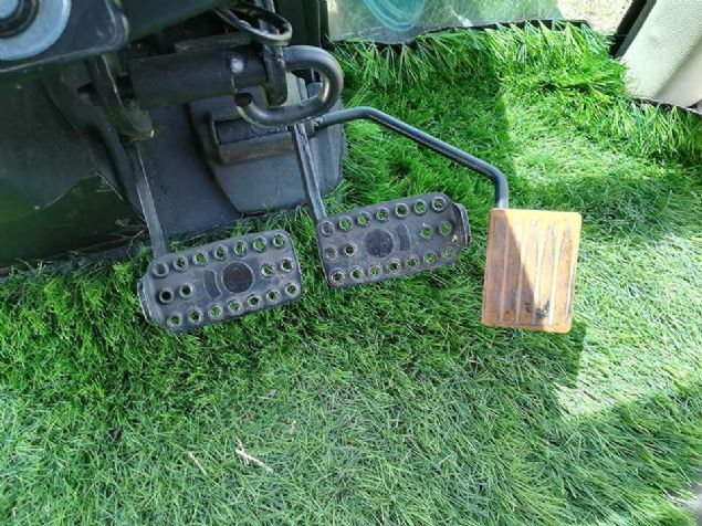 Yetkililer, frenlerin ayr ayr kullanlarak traktrn olduu yerde dnme seenei olduunu belirtti. 