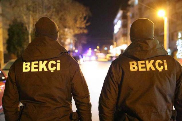 Bir blgede grevlendirilerek halkn can ve mal gvenliini koruyan kiilere beki ad veriliyor.   <br><br>  Son zamanlarda bekilik mesleine polislik kadar nem verilmekte ve youn olarak almlar yaplyor.   <br><br>  2019 yl ile birlikte beki maalarna da zam yapld.  <br><br>  Bekilik maalar 2019 ne kadar? diye merak edenler iin bekilik maalar ve beki olma artlar haberimizde yer alyor...     