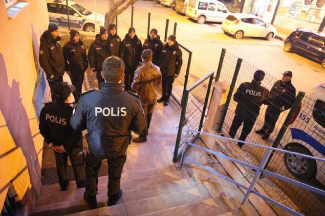 f) Kamu haklarndan mahrum olmamak, kamu hizmetlerinden mahrumiyet cezas ile mahkm bulunmamak  