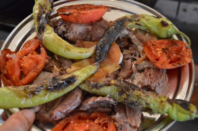 Yaadklar kentin ekerleme ve et rnleriyle nl bir kent olduunu dile getiren Erkol, Afyonkarahisar'da kkba hayvancln yaygn olduunu, ayrca lokumuyla da dnya apnda tanndn kaydetti.    