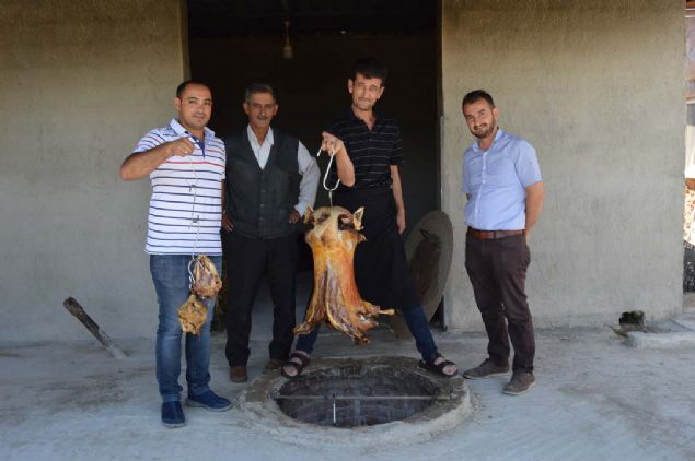 letme sahibi Nebi Erkol, AA muhabirine yapt aklamada, yeni alan bir restoran olduklarn belirterek, yeni damak tatlar iin srekli aray ierisinde olduklarn syledi.    