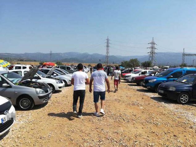 Mercedes C 180 2010 85.000 TL- 90.000 TL   <br><br>  Nissan Qashqai 2015 115.000 TL-135.000 TL  