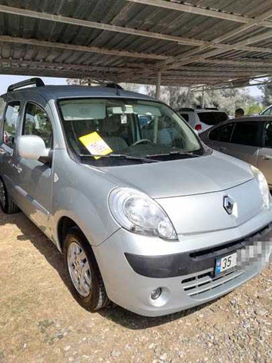 2011 Renault Kangoo ( zmir'de de otomobil fiyatn yazmaktan ekinenlere rnektir)          
