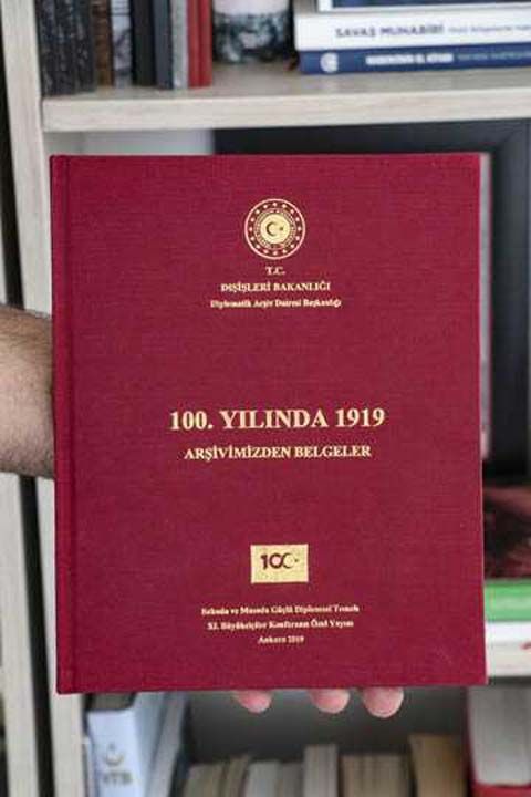 zel yayn, Trk milletinin 100 yl nce Gazi Mustafa Kemal Atatrk ve silah arkadalar nderliinde milli iradenin stnl ve tam bamszla dair kararlln ortaya koyduu belgeleri gelecek nesillere ulatrma zelliini tayor.    