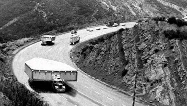 51. Blge, Las Vegas'n 153 km kuzeyinde Nevada test sahas ve Nellis Hava Kuvvetleri sahas ile evreleniyor.      