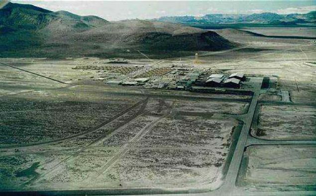 1947 senesinde Roswell'e dt iddia edilen UFO'dan elde edilen teknolojilerin gelitirildii, elde edilen bu verilerle de lazer gdml fze, kzltesi n gibi teknolojilerin retildii sylenen bir blge: 51. blge...       