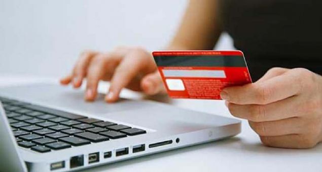 Seyahat ederken her duruma kar�� en az�ndan bir kartlar�n�z� g�venli oldu�unu d���nd���n�z di�erlerinden farkl� yerde tutmak veya bir aile ferdinize vermek biri kayboldu�unda veya �al�nd���nda hala yedekte bir kart�n�z olmas�n� sa�layacakt�r.    