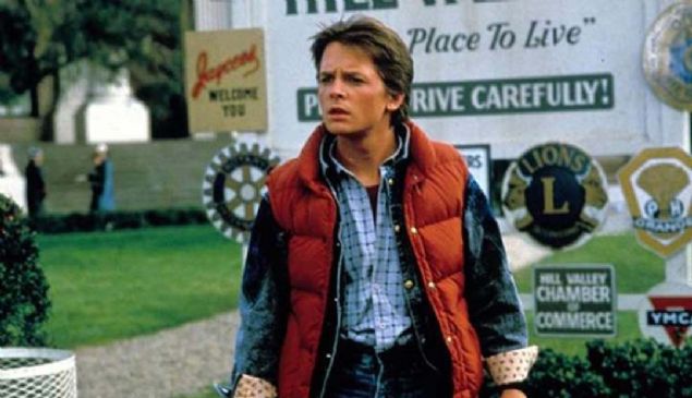 Michael J. Fox - Back To The Future  <br><br>  Michael J. Fox, aslnda Marty rol hi hep ilk tercihti. Ancak son dakikaya kadar Fox rol almad. nk o srada bir dizide rol alyordu ve yapmc ok sonra oyuncunun ayrlmasna izin verdi.  <br><br>  Bu srada Eric Stoltz Marty McFly rolne seilmiti. Stoltz rol ok oynamak istiyordu. Ancak nnde sonunda kovuldu ve yerine ilk tercih olan Fox getirildi.      
