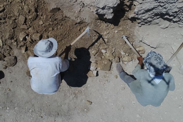 Bunlarn zerlerinde ayrca ev yaayanlar tarafndan yaplm yazl ve figratif grafitiler var. Bu roma evi, biraz da restorasyonla birlikte neredeyse ats rtlebilecek bir aamaya gelecek bir yap. ' 