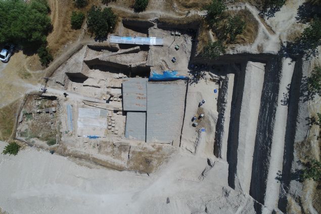 Bu yl sonu itibaryla buradaki almalarn sonuna geleceklerini anlatan Grkay, 'Nisan aynda Muzalar Roma Konutu'nda 12 ay devam edecek kazlara baland.  