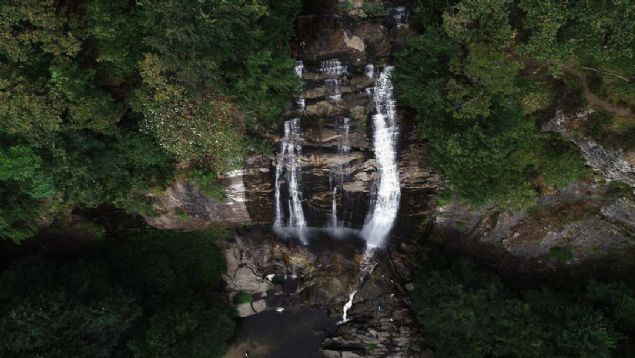 Softaboan elalesi parkurunun girii, obankaya kamp alanndan asfalt yola kp sola, Bakacak istikametine doru yrndnde yaklak 500 metre mesafede Orman mdahale aralarnn kulland toprak yol olarak kullanlyor.   