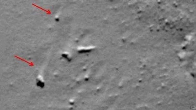 6,4 milyar kilometre yol yap�p 67P kuyruklu y�ld�z�na ula�an uzay arac� Rosetta'n�n g�nderdi�i g�r�nt�lerde uzayda r�zgar�n varl���na i�aret eden ipu�lar� kafalar� kar��t�r�yor.          