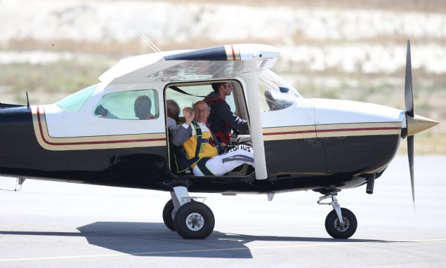 69 yandaki inaat mhendisi Mjdat Szen ise lise yllarnda gkyzndeki uaklar grdnde parat sevdasnn gnlne girdiini anlatt.    