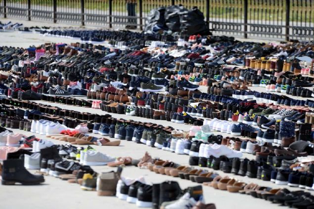 'Bine yakn ayakkabmz var'  <br><br>  Ayakkablar kurumaya brakan i yeri sahibi Zafer Yavuz, 'Biz buraya ayakkablarmz kurutmak ve zararmzn boyutunu grmek iin geldik...  