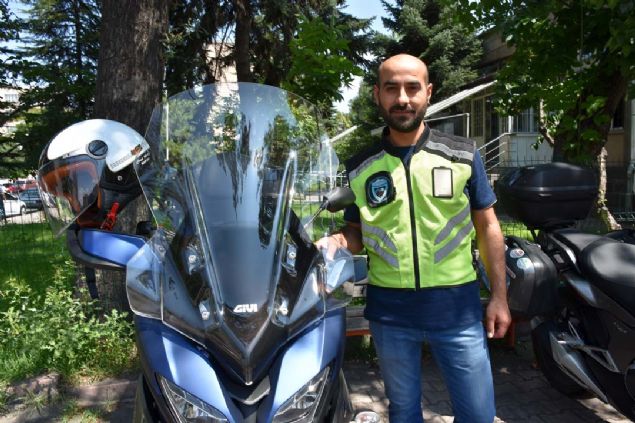 Mustafa zdemir, AA muhabirine yapt aklamada, yaklak 3 yl nce de ehitler ansna motosikletiyle Avrupa'ya gezi dzenlediini anmsatt. 