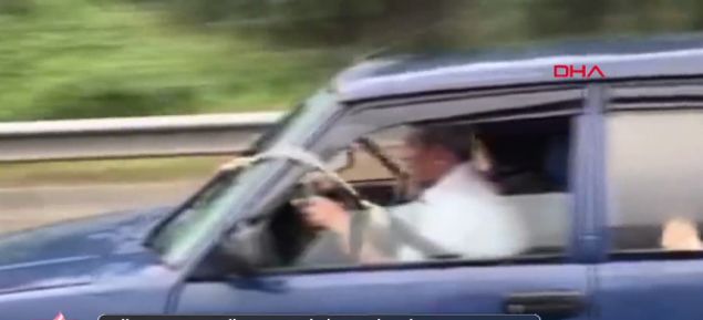 O anlar ayn yolda ilerleyen baka bir src tarafndan grntlendi.    