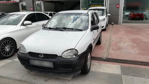 Akam Araba Pazar iin yaptmz gezilere bu hafta Ankarada devam ettik.   <br><br>  Perembe sabah ziyarete baladmz Ankara esnafndan aldmz bilgileri baka bir haber hazrlarken, ayrca ikinci el fiyatlarndan zel bir galeri hazrlamay ihmal etmedik.   <br><br>  Btn sitenin her galerisine gz attmz almada Ankara ikinci el pazarnn tam bir fotorafl fiyat analizini de karm olduk.  <br><br>  te Ankara ikinci el pazarnda 15.500 TL'den 349.750 TL'ye tm gncel fiyatlar renebileceiniz Renault'dan Porsche'ye eitli modeller hakknda referans bilgiler edineceiniz listemiz...    