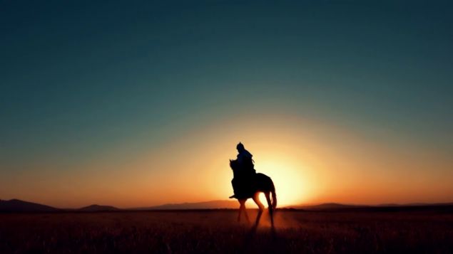 Trkleri blgeden atmak iin byk bir orduyla douya harekete geen Bizansllara kar duran Sultan Alparslan'n, yrekli askerleriyle tarihin seyrini deitiren bir zafere imza attn kaydeden Turan, u bilgileri verdi:     