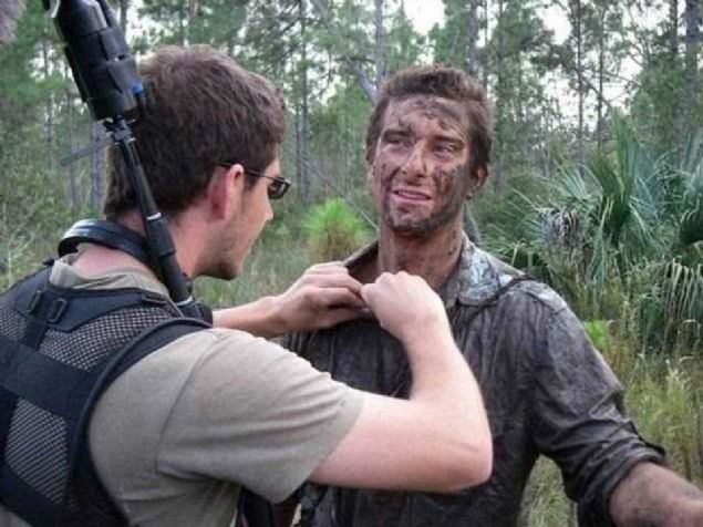 Dnyaca nl belgesel sunucusu Bear Grylls'in kamera arkas grntleri sosyal medyaya damgasn vurdu. 