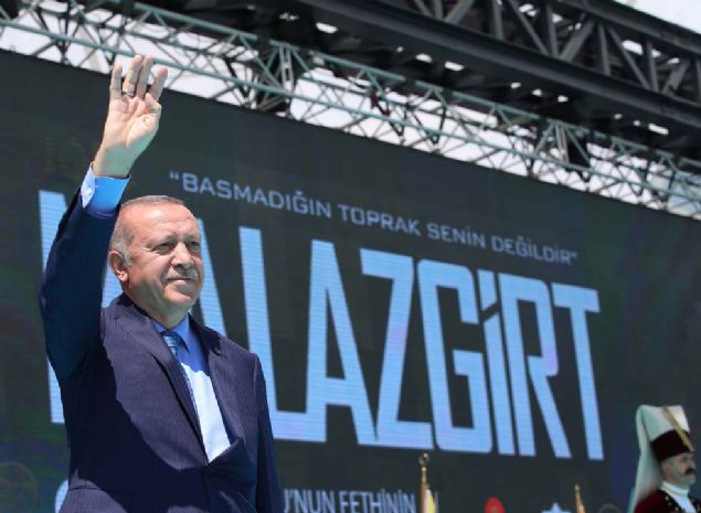 Ba�kan Erdo�an Ahlat'ta Malazgirt Zaferinin 948. Y�ld�n�m� dolay�s�yla d�zenlenen t�rene kat�ld�. 