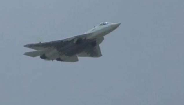 Uakta, uu srasnda yakt takviye sistemi ve sanal ikinci pilot bulunuyor.     