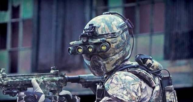 ABD ASKERLER�NE 'IRON MAN' ZIRHI   <br><br>  Askerlere insan�st� sava� yetenekleri kazand�ran ki�iselle�tirilmi� silahlar �retmek i�in 2013'ten beri �al��malar y�r�ten ABD ordusunun yeni hedefi 'Iron Man' z�rh� olarka da adland�r�lan kur�un ge�irmez yeni askeri teknoloji. 