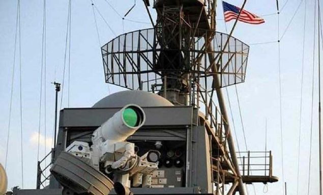 CNN International, ge�ti�imiz aylarda ABD Donanmas�'n�n Basra K�rfezi'nde d�nyan�n ilk insans�z hava arac� (�HA) imha eden lazer silah sistemini (LaWS) test etti�ini duyurmu�tu. Ancak bu silah projenin prototipi niteli�indeydi. 