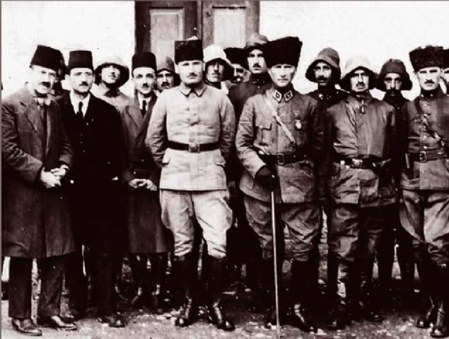 Yunan askerlerinin Afyon�u terk etmesinin ard�ndan T�rk ordusu 27 A�ustosta kente girdi. Cepheye her t�rl� deste�i veren halk, askerleri co�kuyla kar��lad�.  