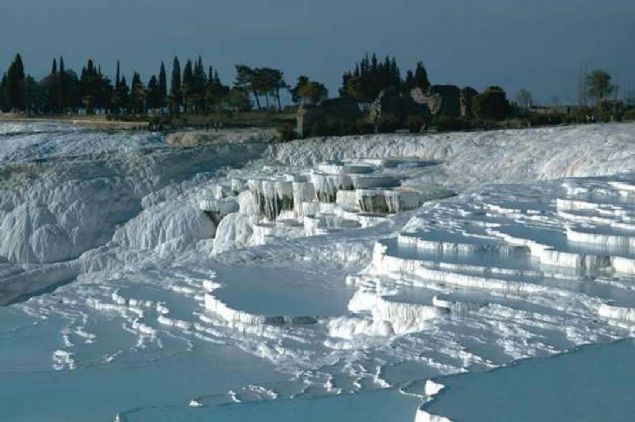Pamukkale, T�rkiye  <br><br>  1988 y�l�ndan bu yana UNESCO D�nya Miras� Listesi'nde bulunan Pamukkale.    