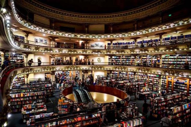 Buenos Aires, Arjentin  <br><br>  Tarihi El Ateneo Grand Splendid kitap��s�.       