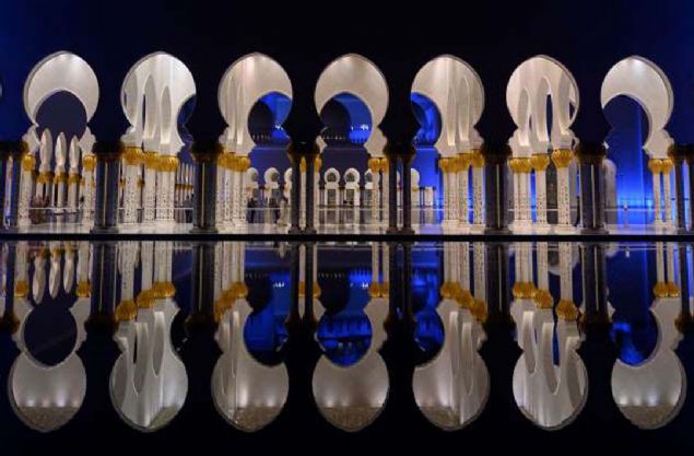Abu Dhabi, BAE  <br><br>  �eyh Zayid Ulu Camii.      