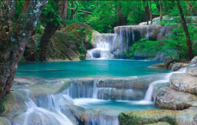 Erawan �elalesi, Tayland  <br><br>  Ad�n� Hint mitolojisindeki 3 ba�l� beyaz filden alan yedi katmanl� Erawan �elalesi     