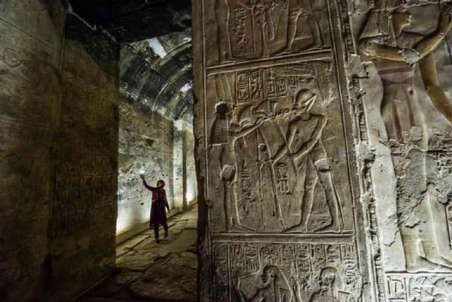 Luxor, M�s�r  <br><br>  Seti I Tap�na��'ndan bir g�r�n�m.    