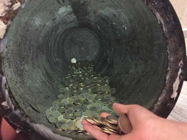 Siirt'te 2 karde�, babalar�n�n 'Bu, sizin gelece�iniz' diyerek eve getirdi�i ve kumbaraya �evirdi�i ya� k�p�nde 6 y�lda 7 bin 910 lira biriktirdi.   