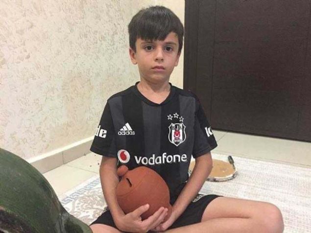 �ocuklardan 10 ya��ndaki Muhammed Salih �zye�il de 4 ya��nda biriktirmeye ba�lad�klar� paralar� �u anda g�r�nce ayr� bir duygu ya�ad���n� s�yledi.  