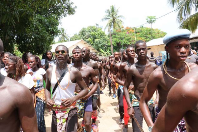 Kral Sibilumbai, T�rk ��birli�i ve Koordinasyon Ajans� Ba�kanl���'n�n (T�KA) tebas� i�in zaman zaman g�da ve k�rtasiye malzemelerini getirdi�ini belirterek, T�rkiye'ye te�ekk�r edip T�rk halk�na selamlar�n� iletti.     