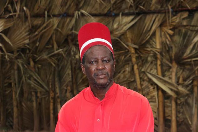 'Kral olarak hayat �ok zor'  <br><br>  Kraliyet esaslar�na g�re tahtta kald��� s�re i�erisinde hi�bir zaman krall���n�n s�n�rlar� d���na ��kamayan Kral Sibilumbai, AA muhabirine yapt��� a��klamada 'Kral olarak hayat �ok daha zor' diye konu�tu. 