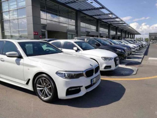 ANKARA-STANBUL FARKI  <br><br>  Satn almlarda bir otomobilin kullanld blgeye de dikkat etmenizde fayda olacaktr. Otomobilin 8 yan getii noktada kullanm yapan kii kadar otomobilin kullanld blge de nemlidir.  <br><br>  Daha nce Ankara ikinci el otomobil pazarn gezerken belirttiimiz gibi; blgenin genel hava durumu, blgenin yollarnda uygulanan hz snrlamalar ve nemli lokasyonlarn birbirlerine uzakl otomobilin kullanmna mutlaka etki edecektir.   <br><br>  Burada Ankara otomobillerini nde tutarken, iin pf noktas benzer illeri gzden karmamanz gerektiidir. Sadece Ankara pazarnda yapacanz frsat aray seeneklerinizi fazlasyla snrlandracaktr.      