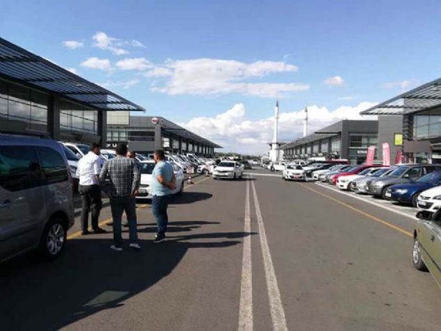 AKSYONA HIZLI GEMEK NEMLDR  <br><br>  kinci el satn almak noktasnda hem esnaf hem de bireysel ihtiya sahipleri ok aktiftir. Satm yapma noktasnda ne kadar sakin olmak gerekiyorsa, satn alma ise tam tersi aktif olmay gerektirir.  <br><br>  Bilgileri hzlca karlatrma sonras atlacak admlarn hzl ve dikkatlice yaplmas avantajl bir alm getirecektir.     