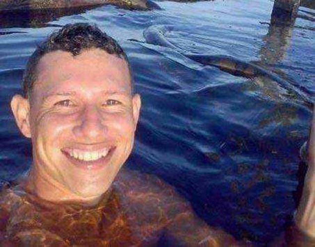 zellikle akll telefonlarn kameralarnn gelimesi ile insanlar her ann fotoraflayp sosyal paylam sitelerinde arkadalar ile paylamaya balad.   