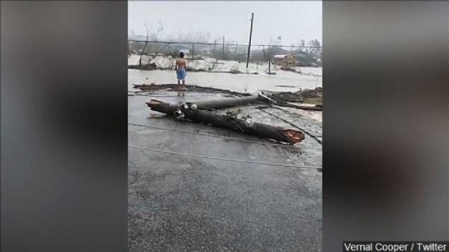 NHC'nin verdii bilgiye gre, La Pesca'ya 130 kilometre mesafedeki Fernand yava hareket ediyor.     