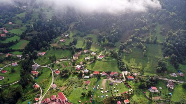 Hamsiky'n doal gzellii, bozulmayan yaylalar ve elaleleri, turizmde nem arz ediyor. Bu anlamda Hamsiky' koruyarak, daha da gzelletirerek yolumuza devam edeceiz...  