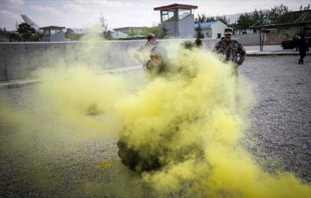 Emniyet Genel Mdrl zel Harekat Bakanlnca kursiyerlere karlma, rehin alnma, kontrol noktalarnda mevzi oluturma, silah ve kiisel gvenlik konularnda bilgi verildi. 