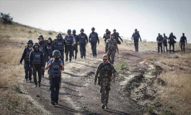 Anadolu Ajans (AA) Haber Akademisi ve Polis Akademisi Bakanlnca dzenlenen '16. Dnem Sava Muhabirlii Sertifika Program'nda muhabirlerin zorlu eitimi devam ediyor. 