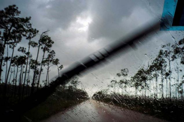 Bahamalar'da 70 bin ki�inin acil g�da ve temiz i�me suyuna ihtiya� duydu�unu bildiren Birle�mi� Milletler, b�lgeye 8 ton g�da yard�m� g�nderecek. 